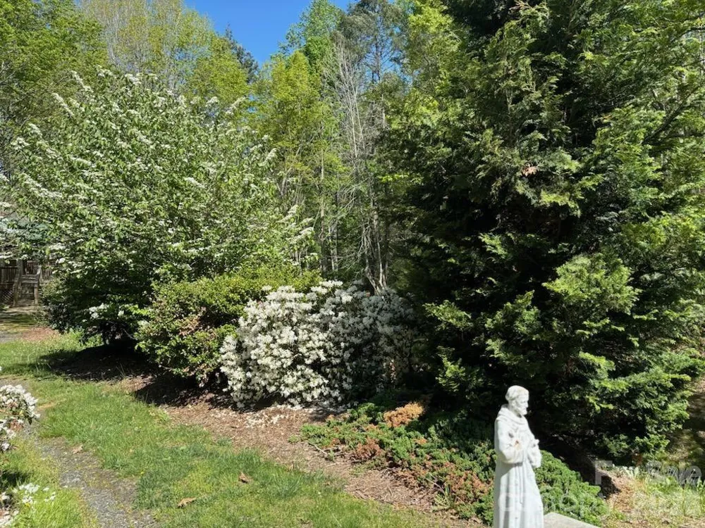 324 Marble Mine Road Bakersville, NC 28705