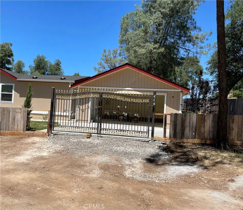 6181 Manzanita Avenue Clearlake, CA 95422