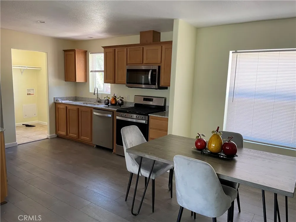 6181 Manzanita Avenue Clearlake, CA 95422