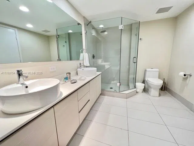 2600 E Hallandale Beach Blvd #T3102 Hallandale Beach, FL 33009