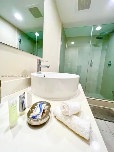 2600 E Hallandale Beach Blvd #T3102 Hallandale Beach, FL 33009