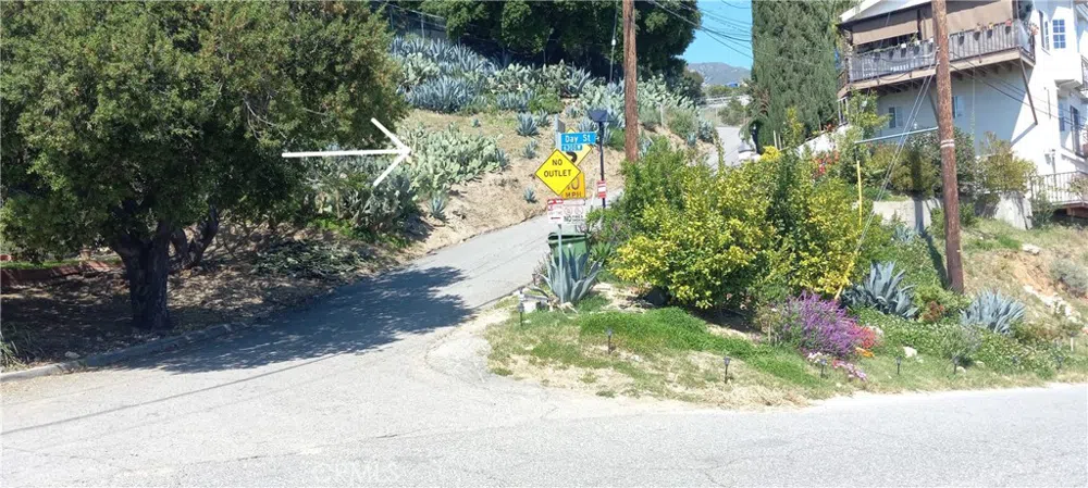 6369 W. Sister Elsie Drive Tujunga, CA 91042