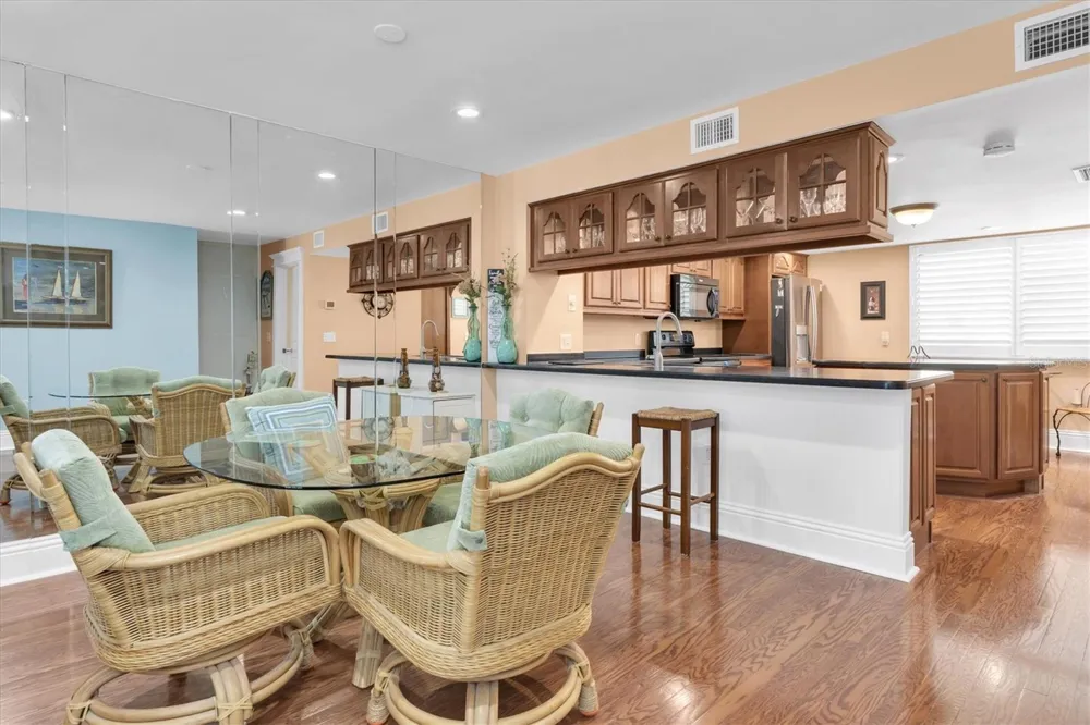 553 HAVEN POINT DRIVE Treasure Island, FL 33706