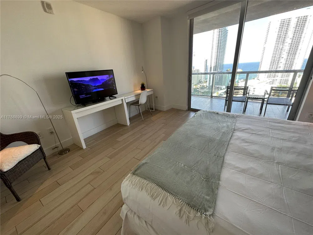 2600 E Hallandale Beach Blvd #T2202 Hallandale Beach, FL 33009