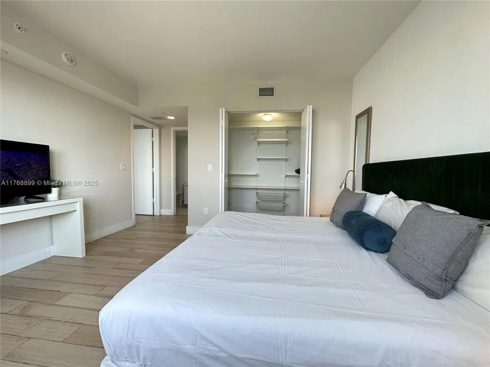 2600 E Hallandale Beach Blvd #T2202 Hallandale Beach, FL 33009