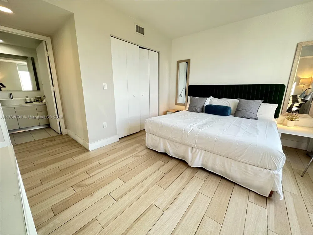 2600 E Hallandale Beach Blvd #T2202 Hallandale Beach, FL 33009