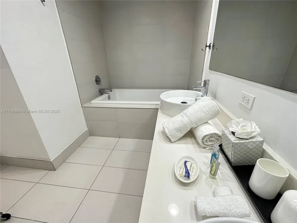 2600 E Hallandale Beach Blvd #T2202 Hallandale Beach, FL 33009