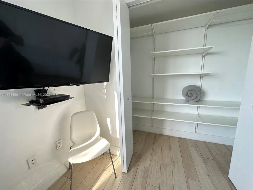 2600 E Hallandale Beach Blvd #T2202 Hallandale Beach, FL 33009