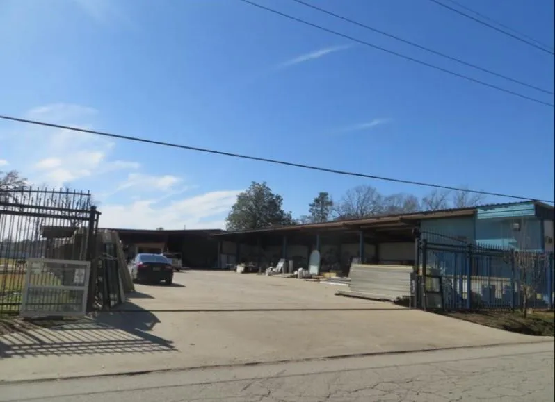 397 County Road 379 Cleveland, TX 77328