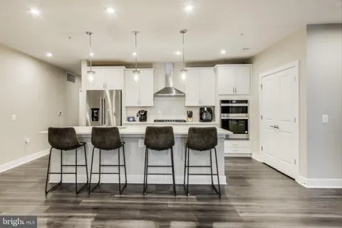 100 SAINT IVES PLACE #208