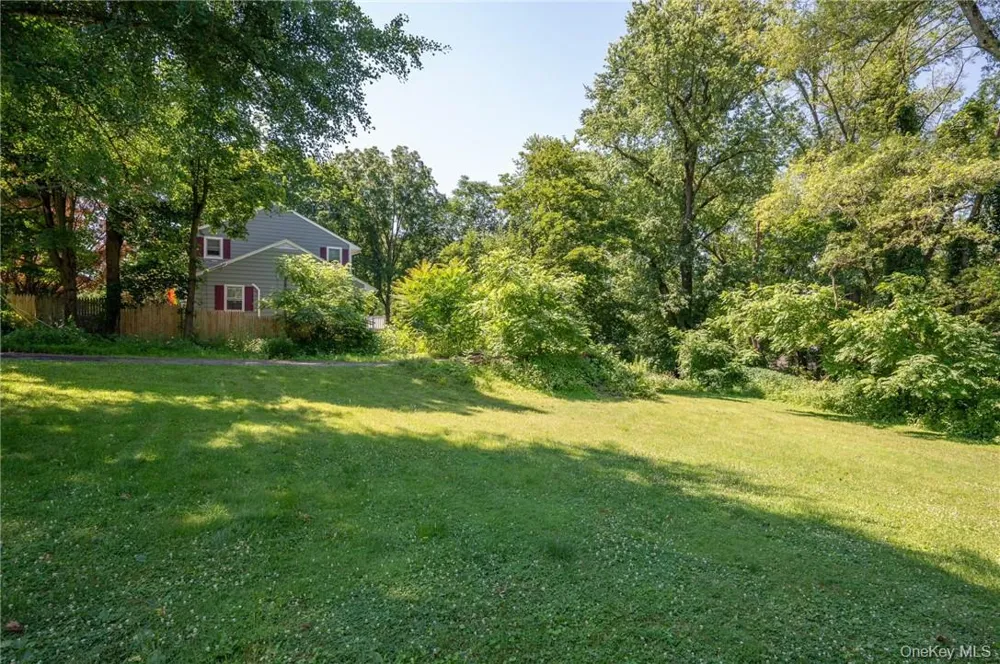 116 MONTGOMERY STREET Rhinebeck, NY 12572
