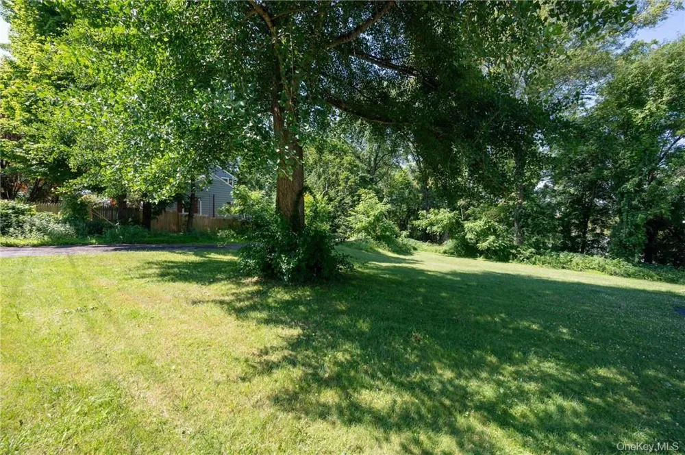116 MONTGOMERY STREET Rhinebeck, NY 12572