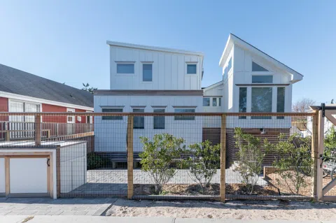 64 Bungalow Walk