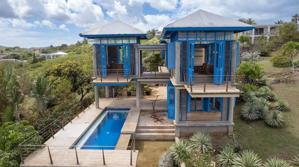 310 BRAVOS DE BOSTON Vieques, PR 00765