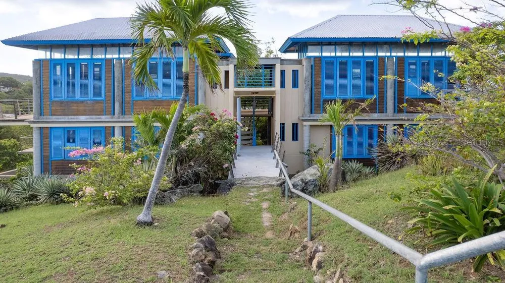 310 BRAVOS DE BOSTON Vieques, PR 00765