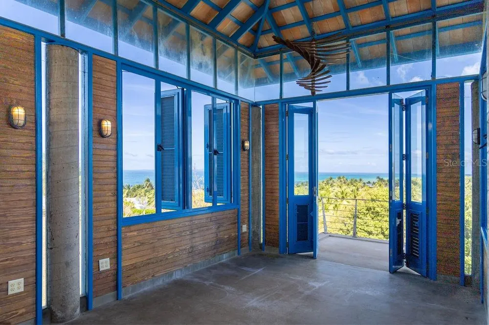 310 BRAVOS DE BOSTON Vieques, PR 00765