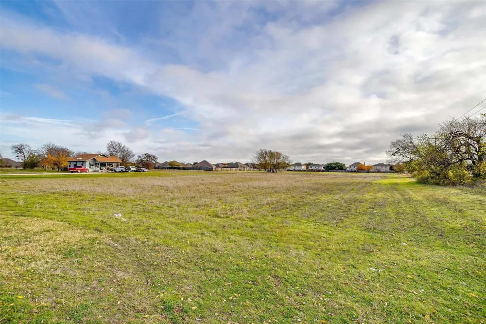 1101 E Main Street Crowley, TX 76036