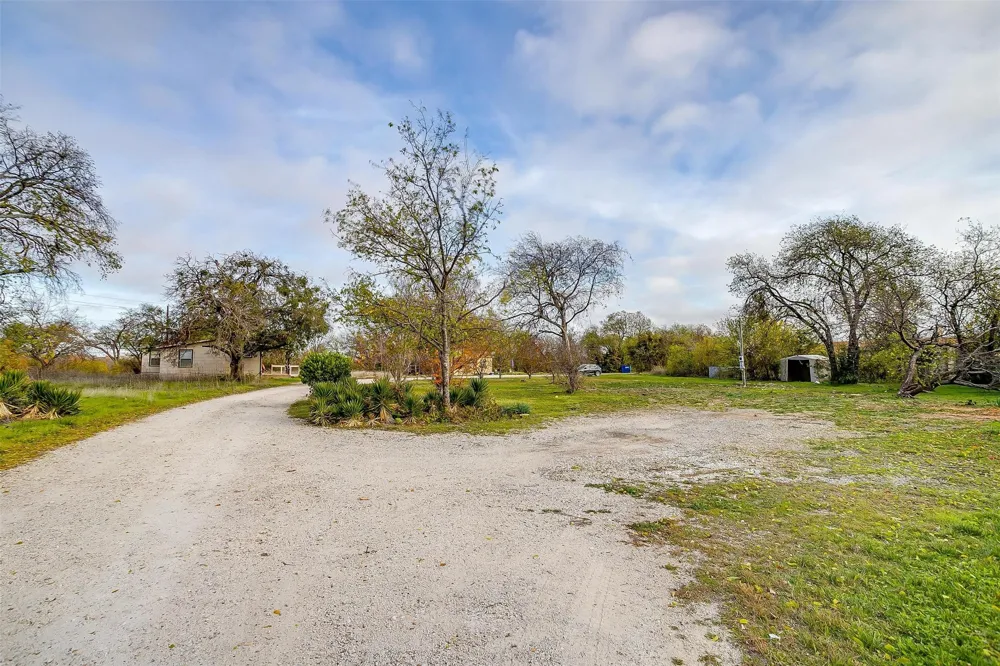 1101 E Main Street Crowley, TX 76036