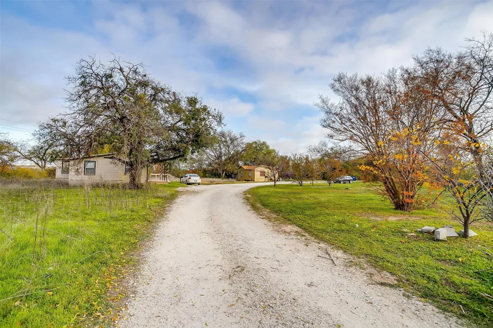 1101 E Main Street Crowley, TX 76036
