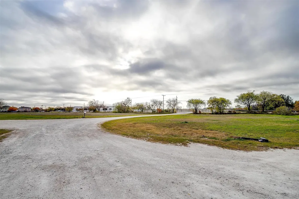 1101 E Main Street Crowley, TX 76036