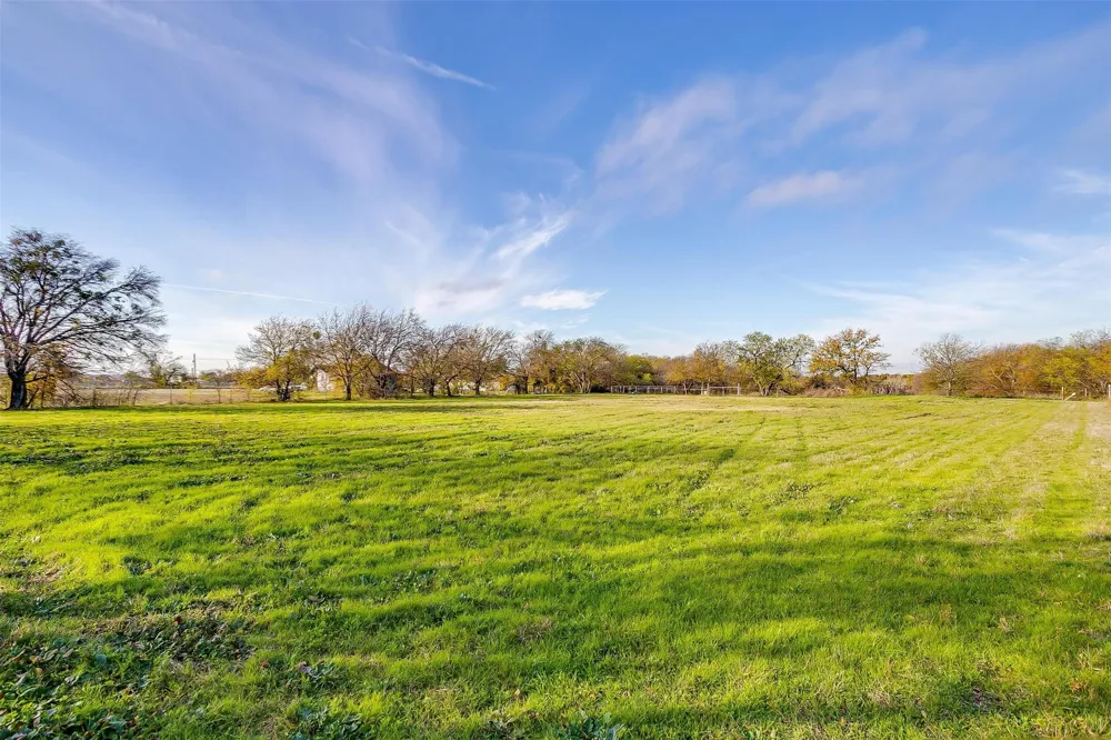 1101 E Main Street Crowley, TX 76036