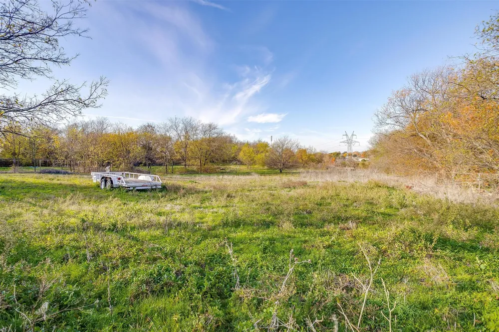 1101 E Main Street Crowley, TX 76036
