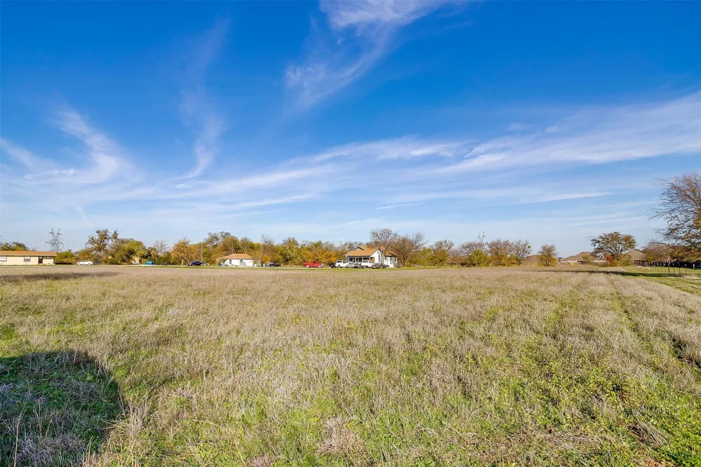 1101 E Main Street Crowley, TX 76036