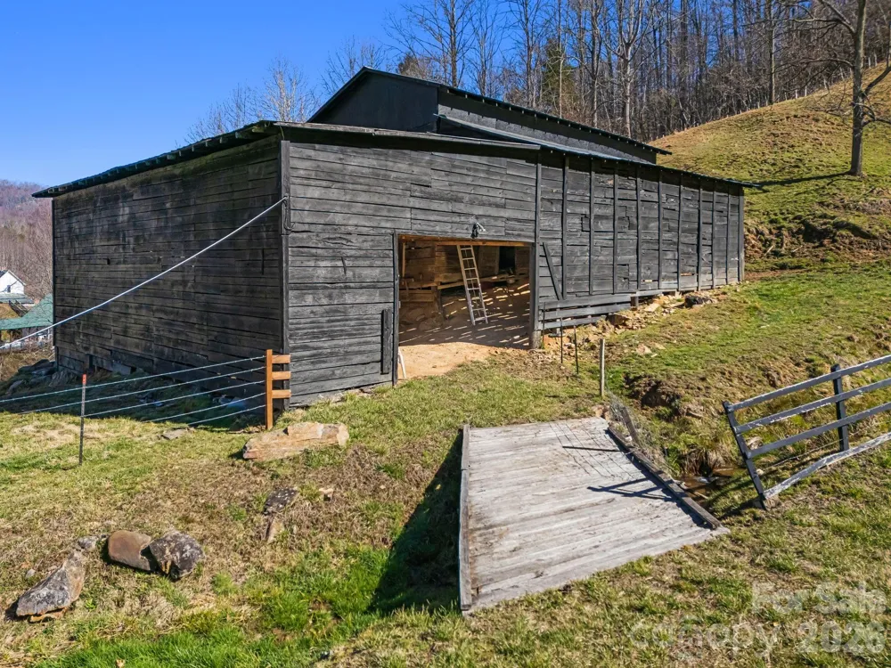 867 Indian Creek Road Burnsville, NC 28714