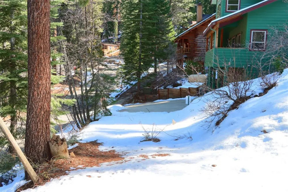 7420 Henness Ridge Road Yosemite, CA 95389