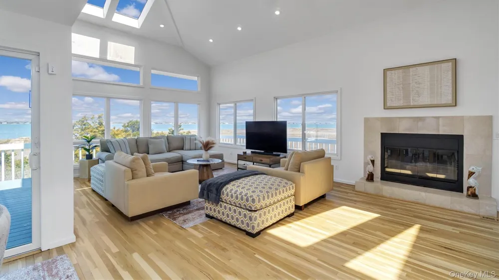 552 Dune Road Westhampton, NY 11977
