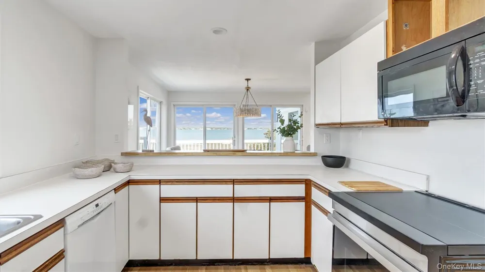 552 Dune Road Westhampton, NY 11977