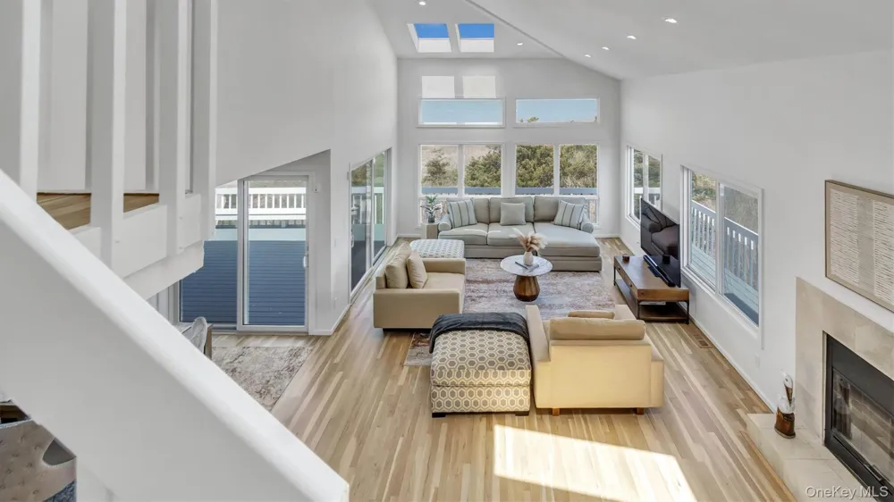 552 Dune Road Westhampton, NY 11977