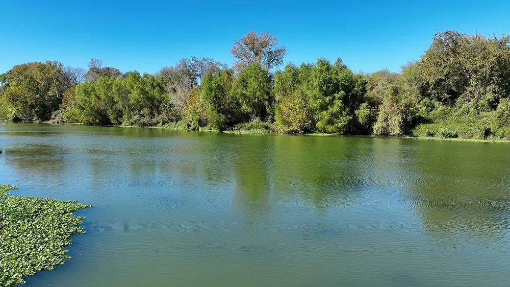 4 Fayette Shores Cove West Point, TX 78963