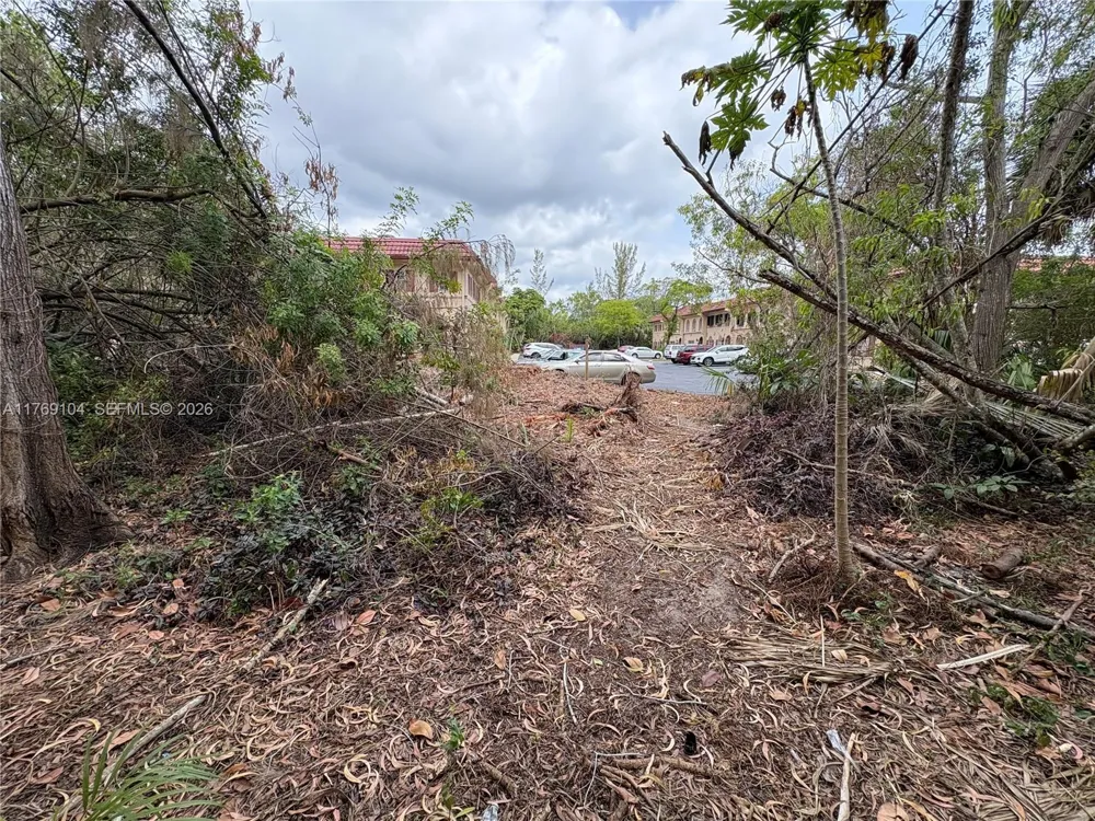 30 Forest Hills Dr Coral Springs, FL 33065
