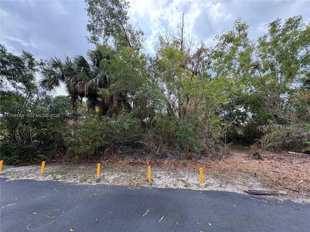 30 Forest Hills Dr Coral Springs, FL 33065
