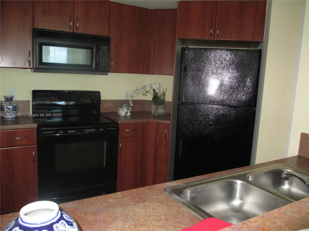 9201 Collins Ave #1021 Surfside, FL 33154