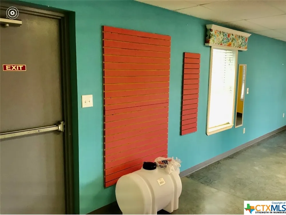 215 W Adams Avenue Port O'Connor, TX 77982