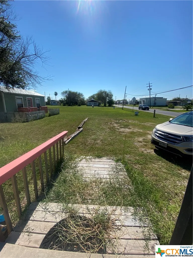 215 W Adams Avenue Port O'Connor, TX 77982