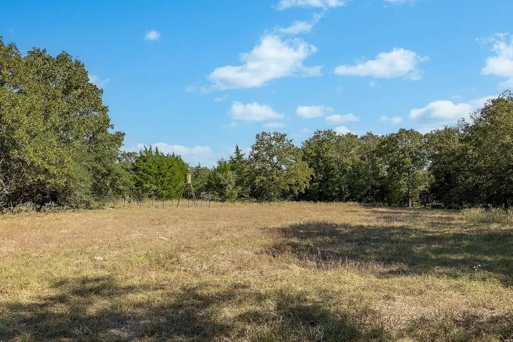 1883 County Road 273 Weimar, TX 78962