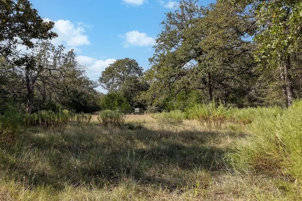 1883 County Road 273 Weimar, TX 78962