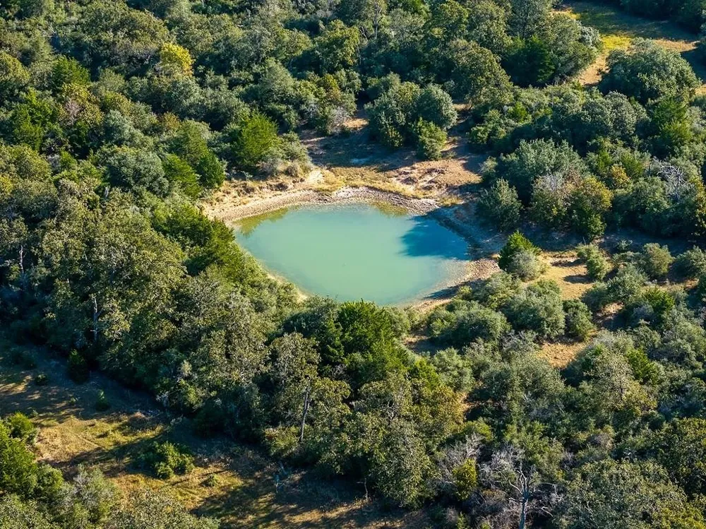 1883 County Road 273 Weimar, TX 78962