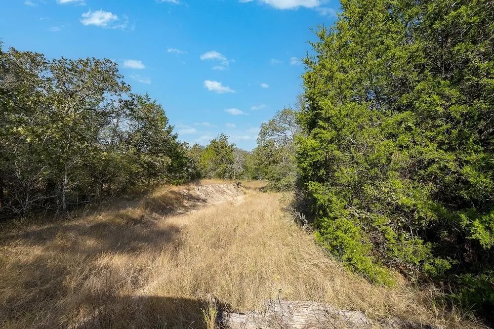 1883 County Road 273 Weimar, TX 78962