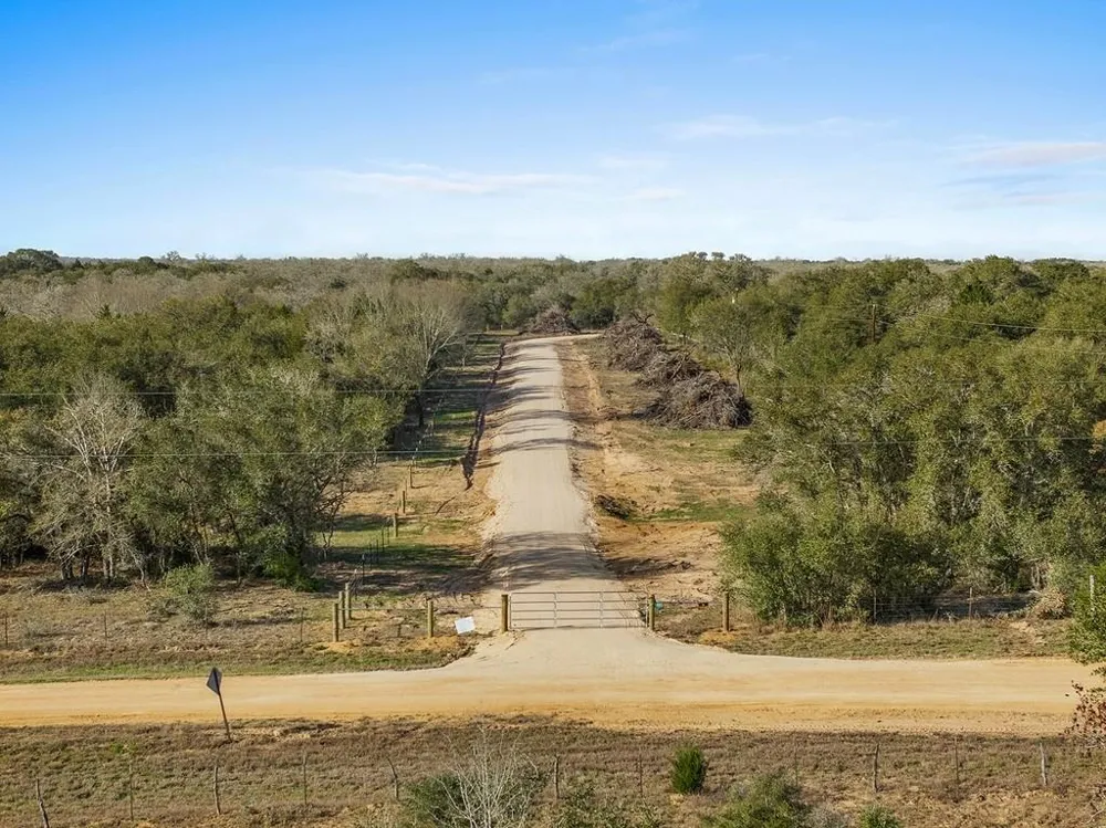 1883 County Road 273 Weimar, TX 78962