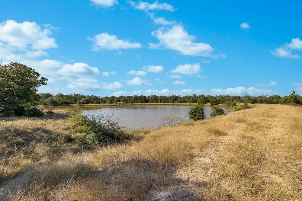 1883 County Road 273 Weimar, TX 78962