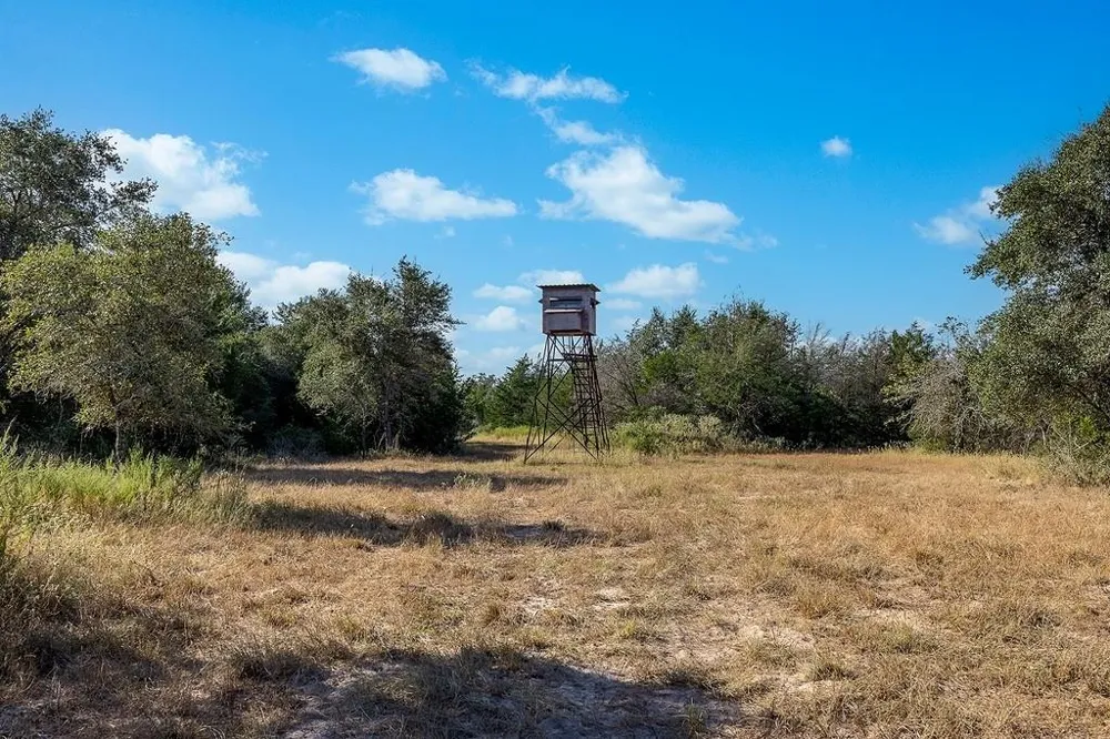 1883 County Road 273 Weimar, TX 78962