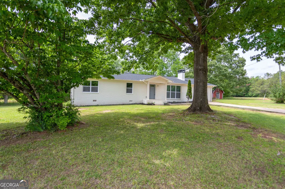 1073 WE King RD Commerce, GA 30530