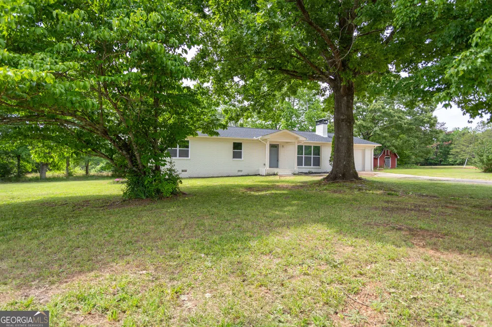 1073 WE King RD Commerce, GA 30530