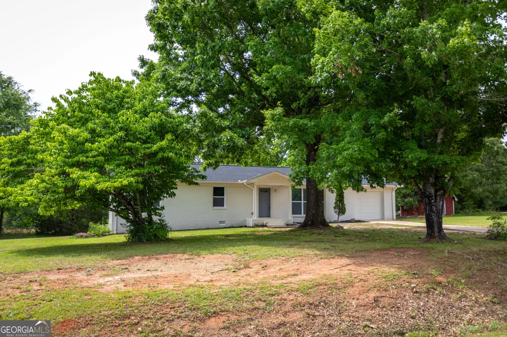1073 WE King RD Commerce, GA 30530