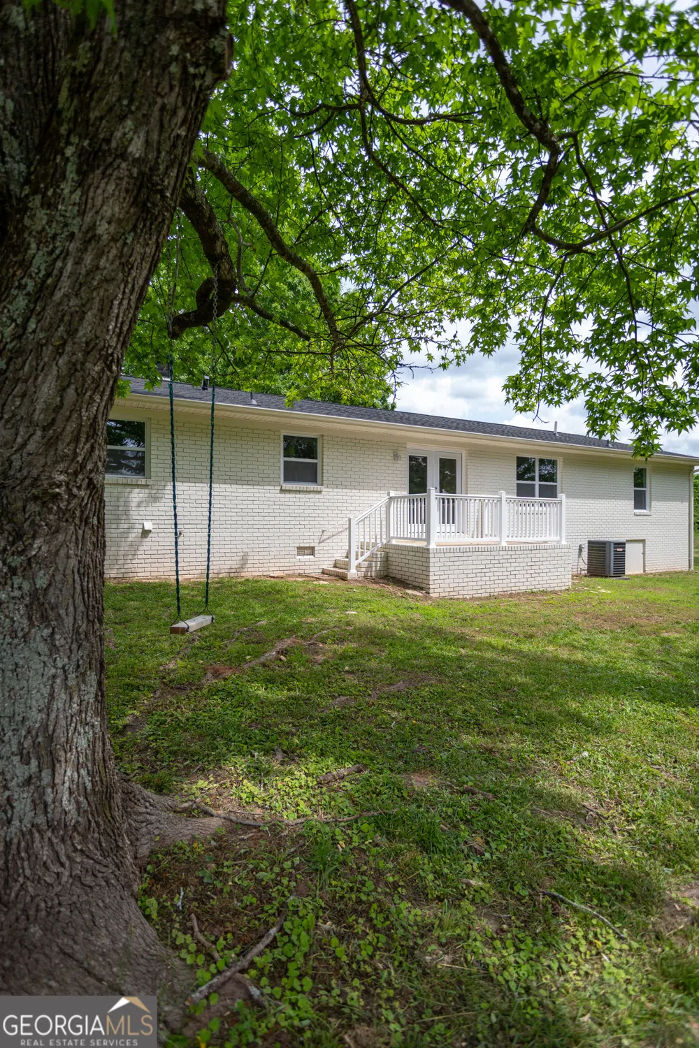 1073 WE King RD Commerce, GA 30530