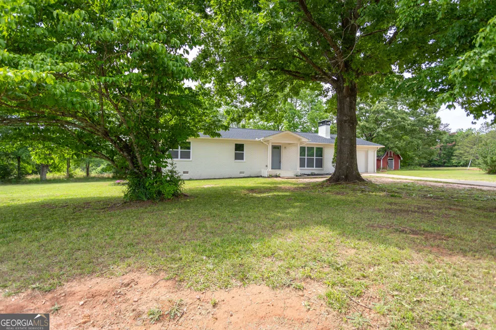 1073 WE King RD Commerce, GA 30530